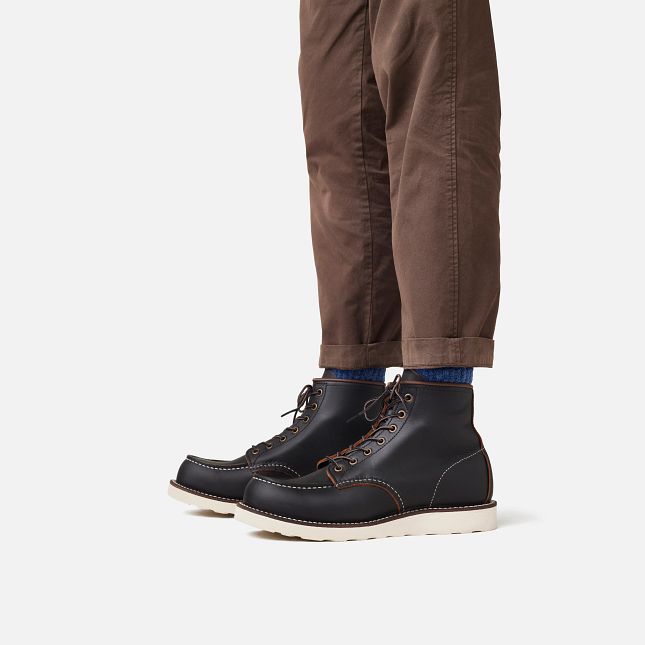 Red Wing Heritage 8849 Boots – Classic Moc black Legacy
