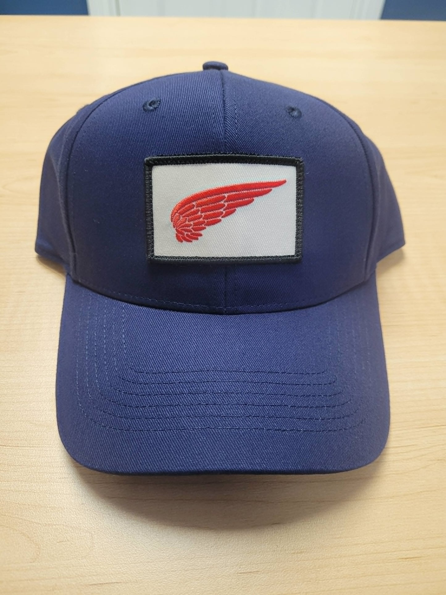 Red Wing Embroidered Logo Hat #98073 : la casquette classique pour les amateurs de bottes Red Wing